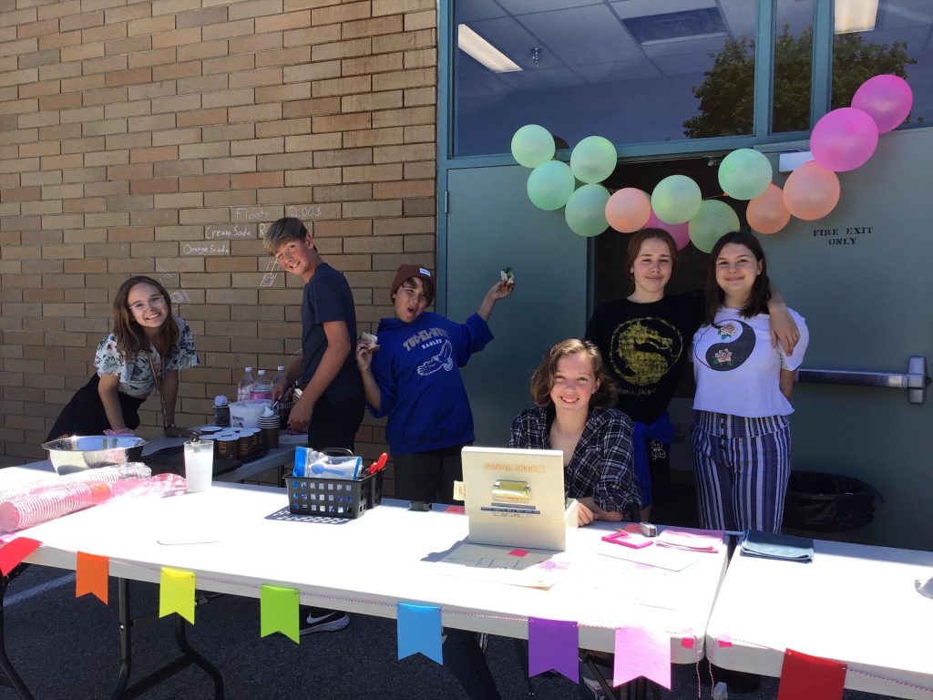 TEN students lunch stand