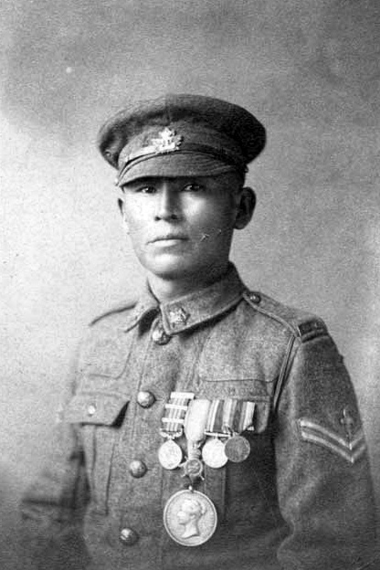Francis_Pegahmagabow_in_Uniform