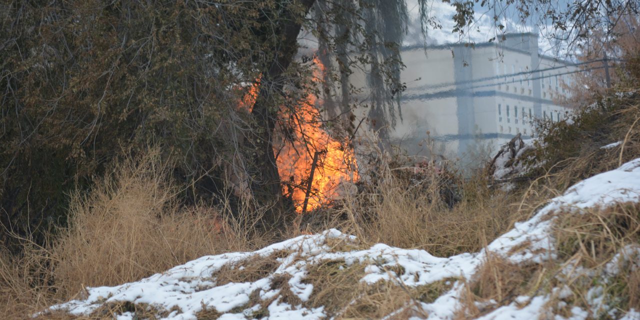 ‘Homeless camp’ burns in Oliver