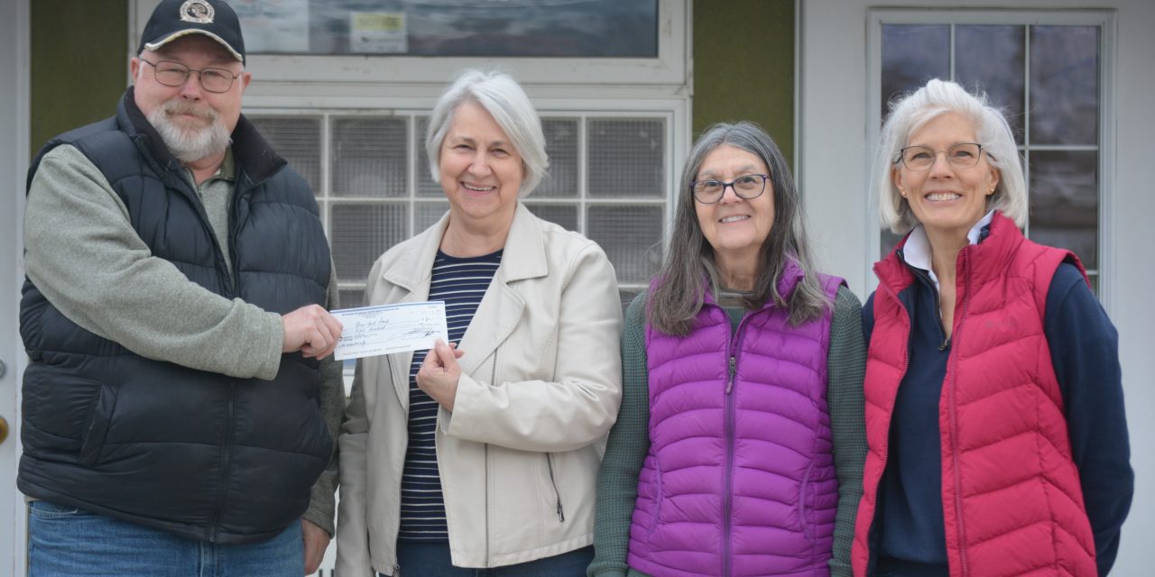 Sportsmen donate $800 to Oliver Food Bank
