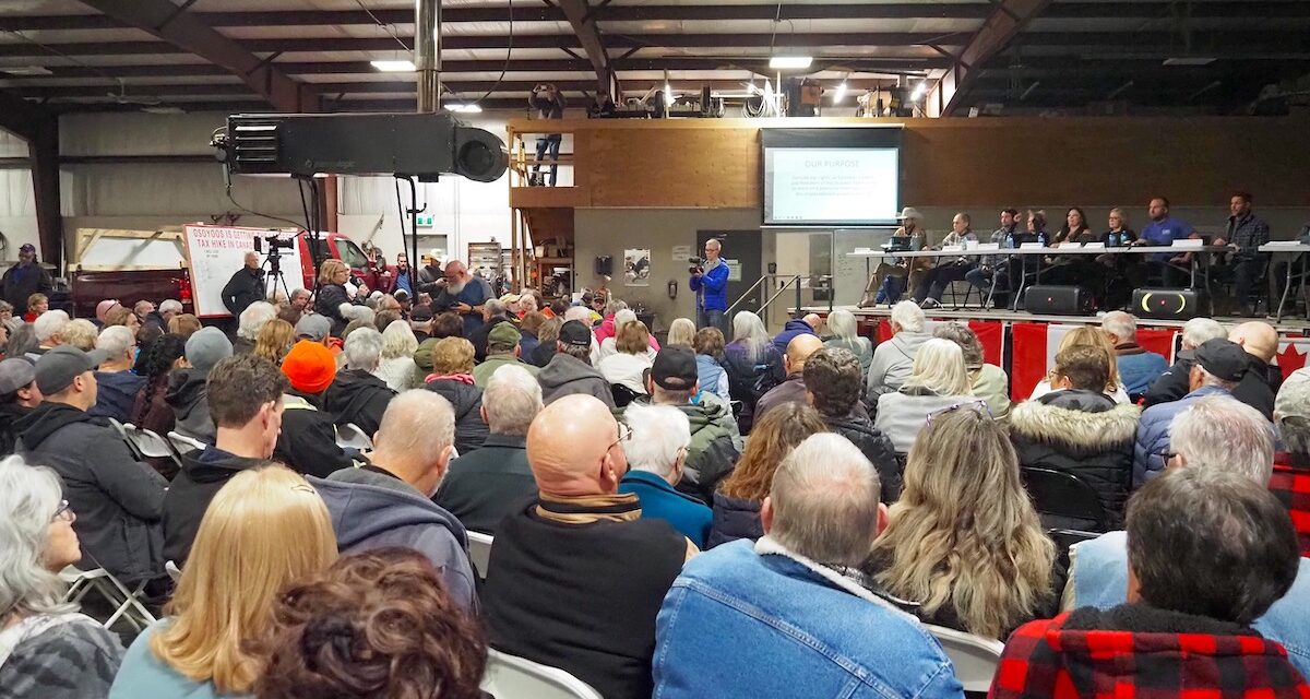 Open meeting draws hundreds of Osoyoos taxpayers