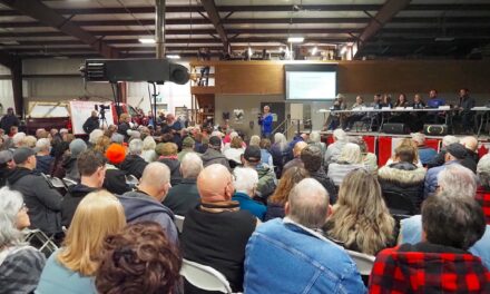 Open meeting draws hundreds of Osoyoos taxpayers