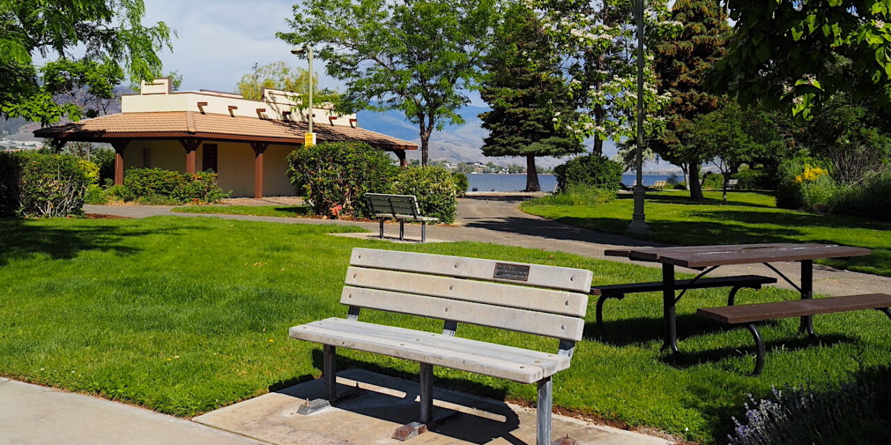 Vandalized memorial bench quickly reinstalled