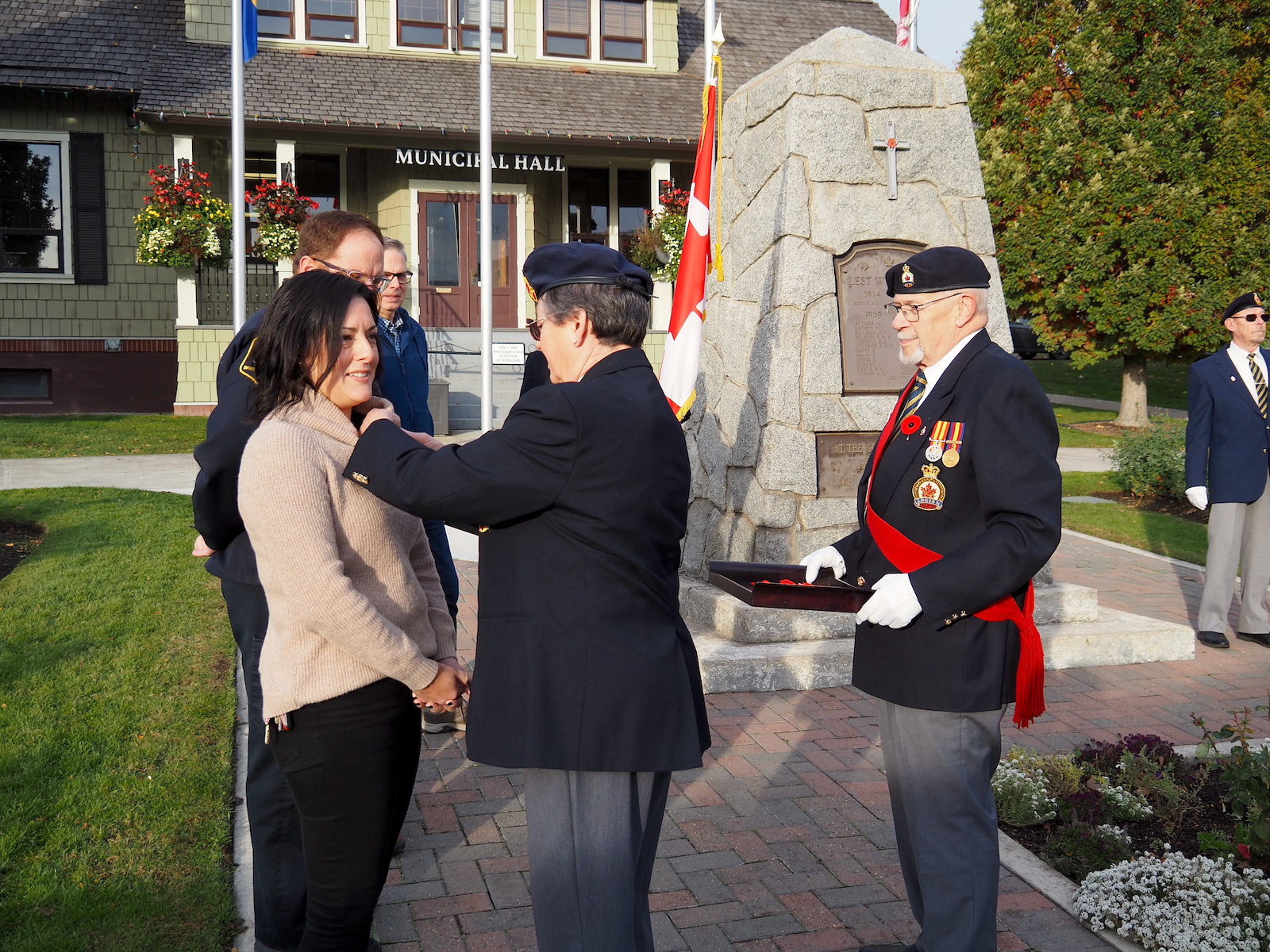 Oliver Legion kicks off poppy campaign - TimesChronicle.ca