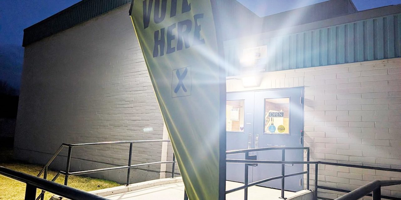 Okanagan Falls residents vote in favour of incorporation