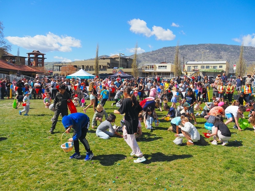 Easter Eggstravaganza draws huge crowd to Gyro