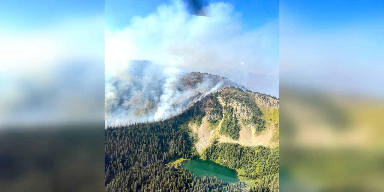 Manning fire 2km from Hwy. 3 but no danger says BCWS