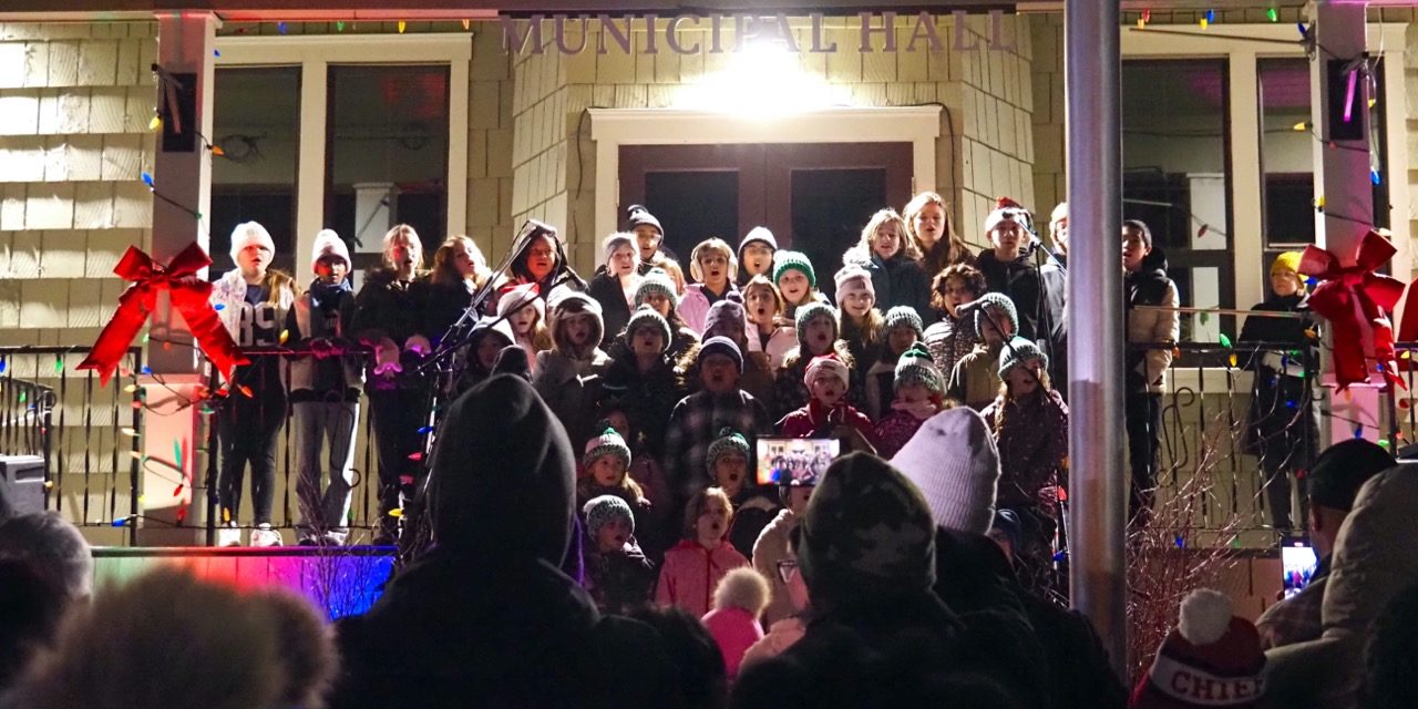 Oliver celebrates the season with Light Up 2025