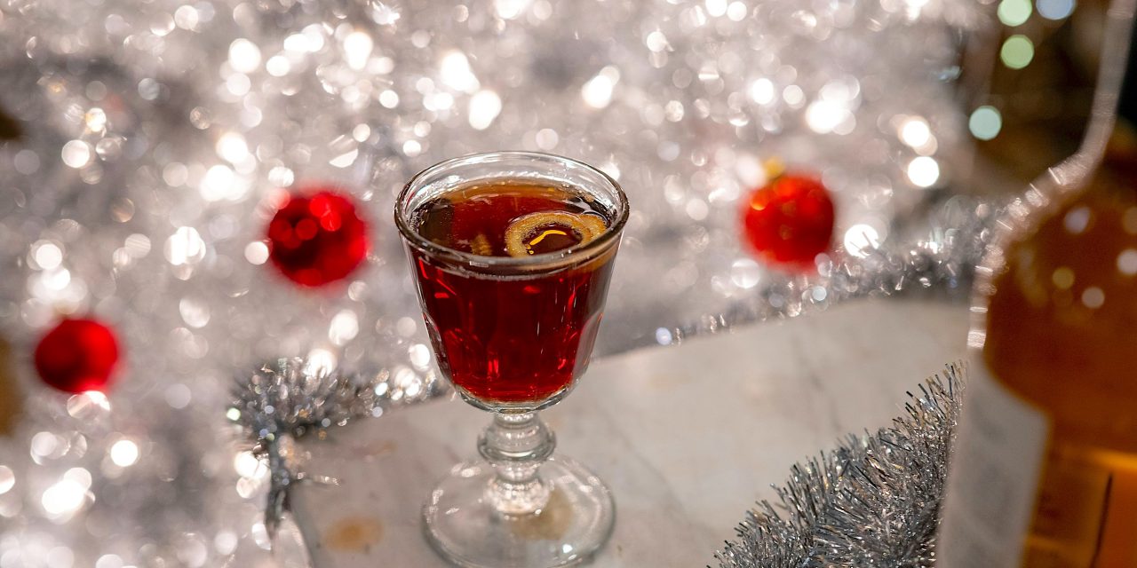 Holiday spirit: Tips for drinking in moderation this season