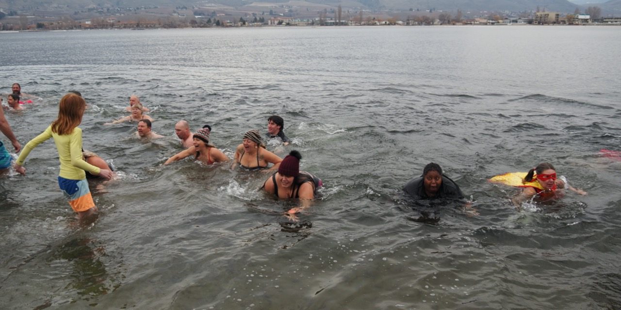 Desert Dip draws a crowd as dippers brave the cold