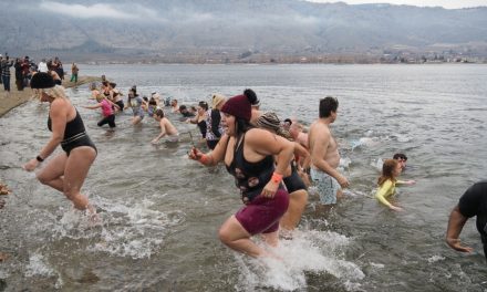 Desert Dip draws a crowd as dippers brave the cold