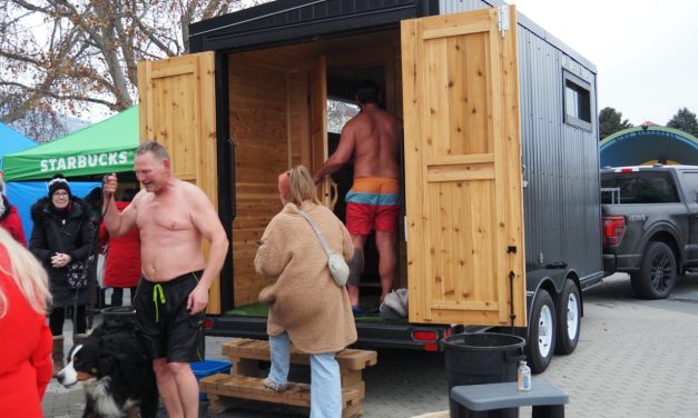 Desert Dip draws a crowd as dippers brave the cold