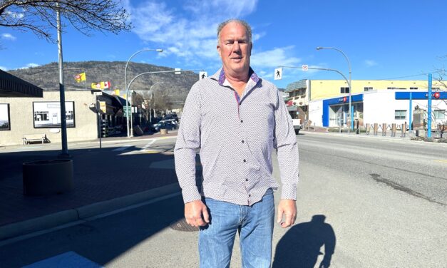 Osoyoos mayoral candidate tosses hat in the ring
